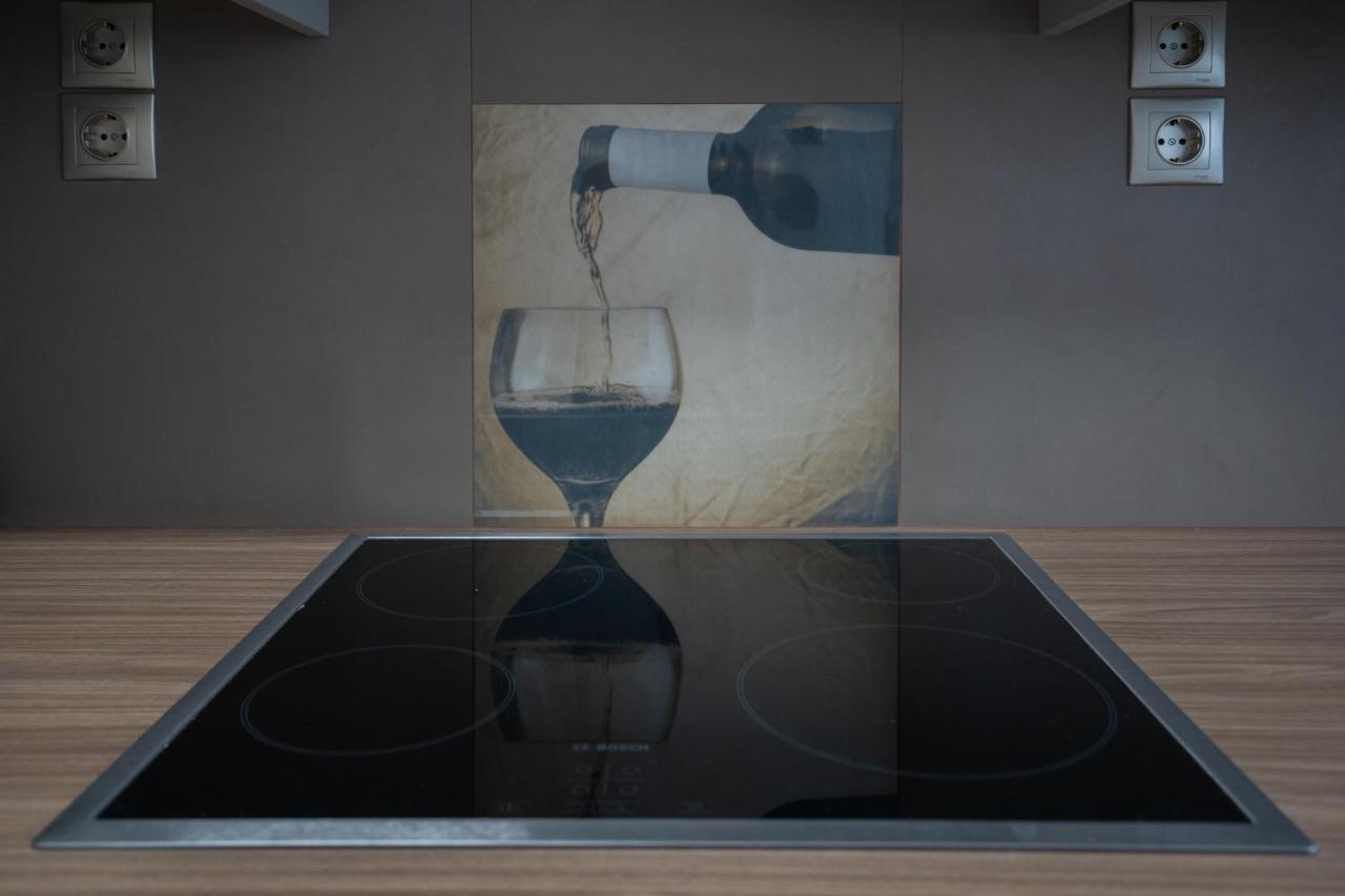 פיראוס Max Blue Apartment, A Stay Like No Other מראה חיצוני תמונה