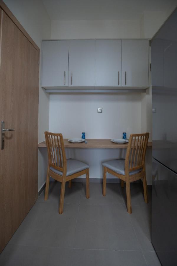 פיראוס Max Blue Apartment, A Stay Like No Other מראה חיצוני תמונה